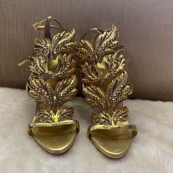 Giuseppe Zanotti Gold Embellished Coline wing heel - Picture 4 of 14